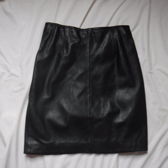 Venus Williams Dresses & Skirts - Venus Williams Leather Skirt Size 10 Black Lined